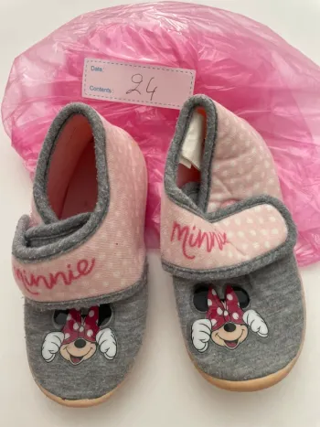 Chausson Minnie taille 24