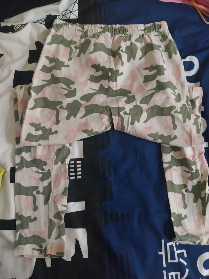 Leggings fille militaire.