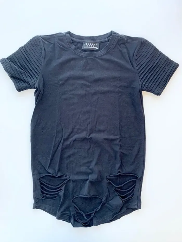 T-shirt Noir Style Destroy – Look Tendance & Audacieux 🖤 - taille S - photo numéro 3