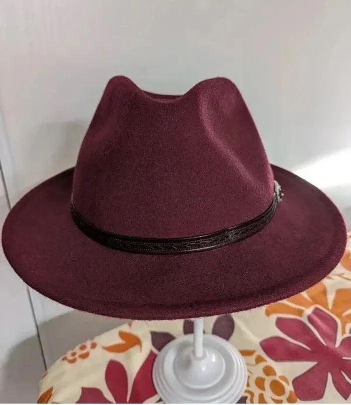 Chapeau 100% laine - Hologramme - Taille 55 - photo numéro 3