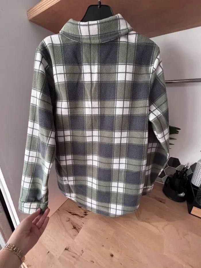 Sublime chemise épasse et douce en polaire • 12 ans - photo numéro 6
