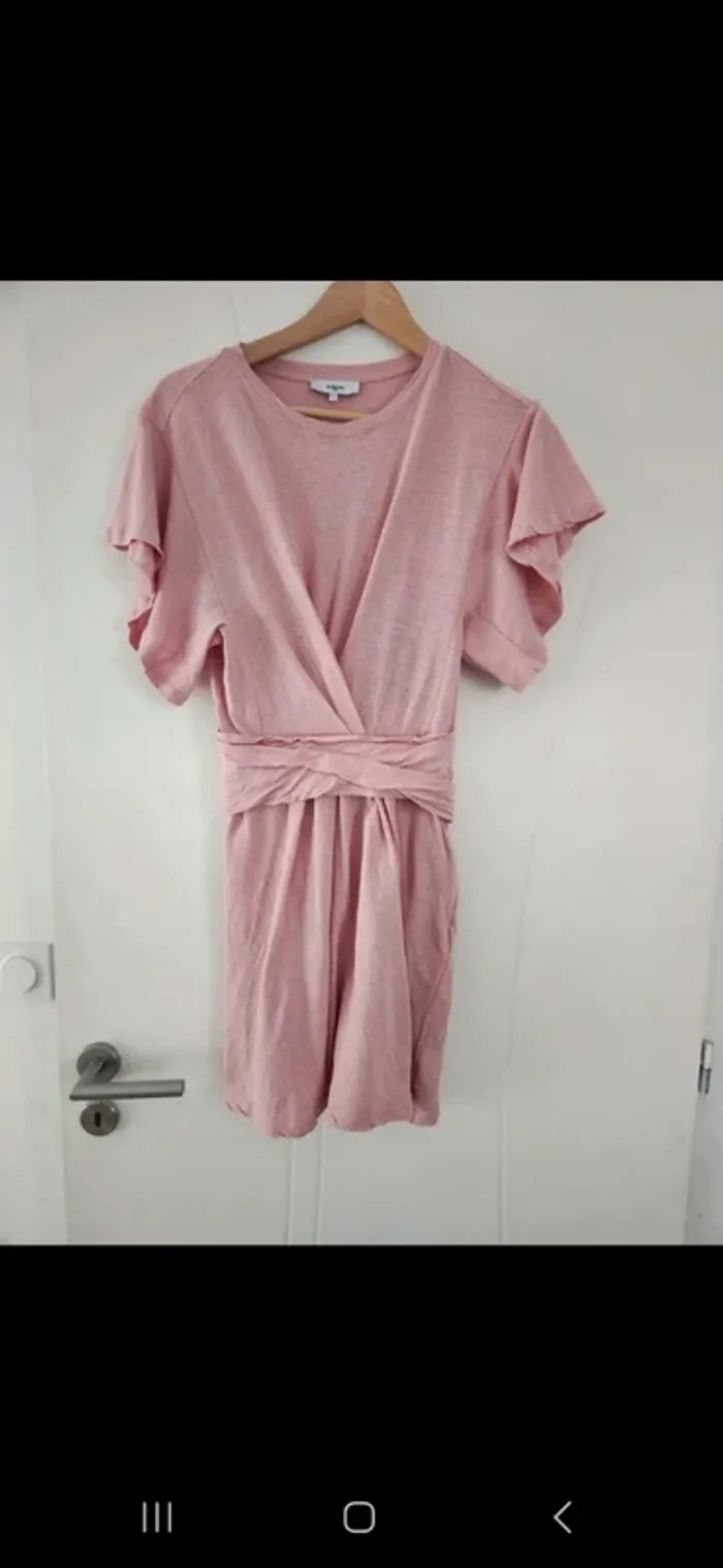 Robe T1