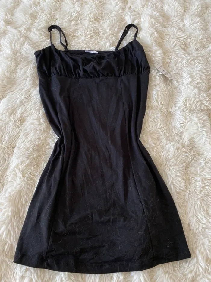 Petite robe noire taille L neuve avec étiquette