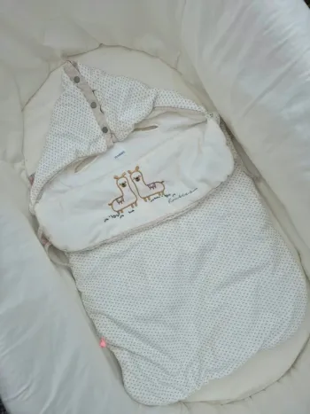 Nid d'ange Noukie's en Veloudoux® - Moris&Sacha neuve