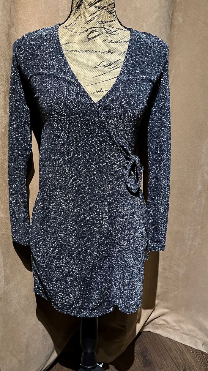 Robe courte cache cœur gris argentée (XS- 34)