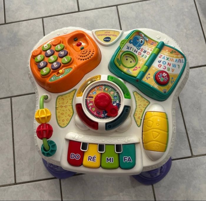 Table d’éveil 2 en 1 vtech