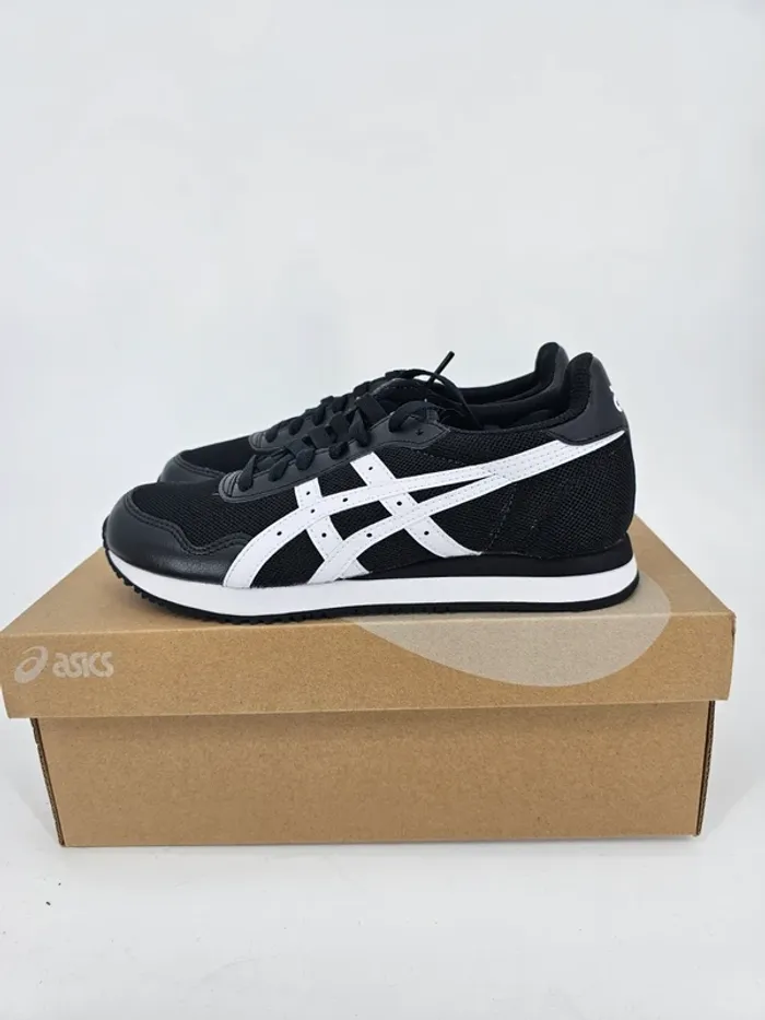 Basket homme ou femme ASICS Tiger Runner – Taille 37.5 EU - US 5 – Neuves avec boîte - photo numéro 2