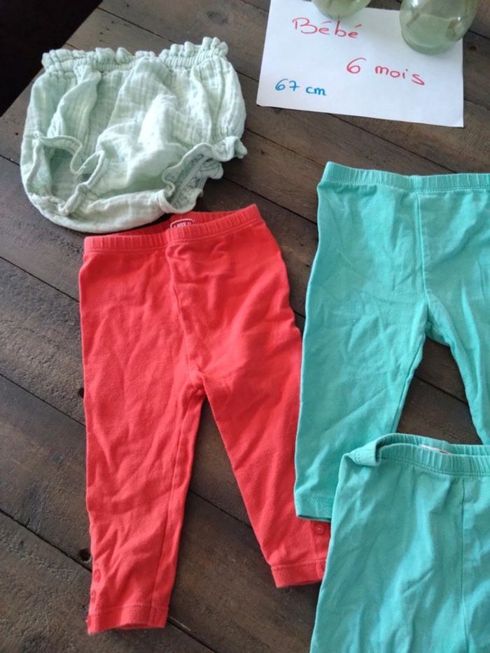 Lot de 4 leggings et une culotte bébé fille 6 mois - photo numéro 2