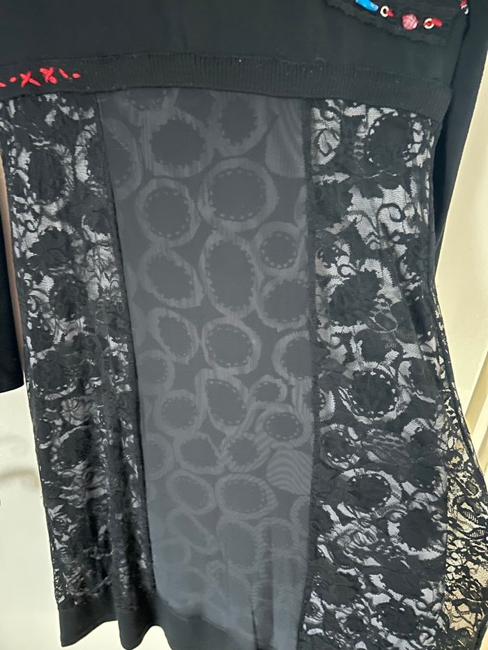 Robe noire dentelle - photo numéro 2