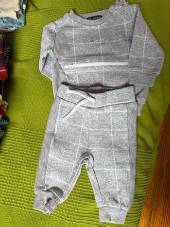 Ensemble survêtement bébé