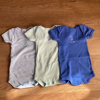 Lot 3 bodys Petit Bateau neufs 3 mois