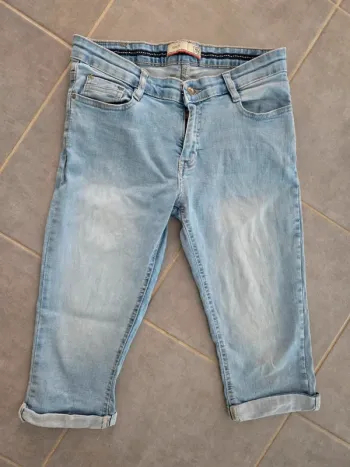 Bermuda Rica Levis