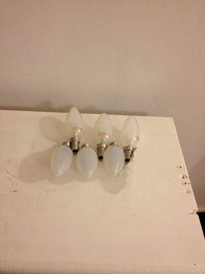 Lot de 6 anciennes ampoules petit culot à visser ovales opaques