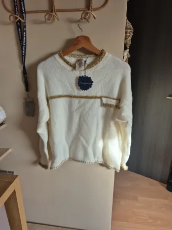Pull beige de fête neuf TU