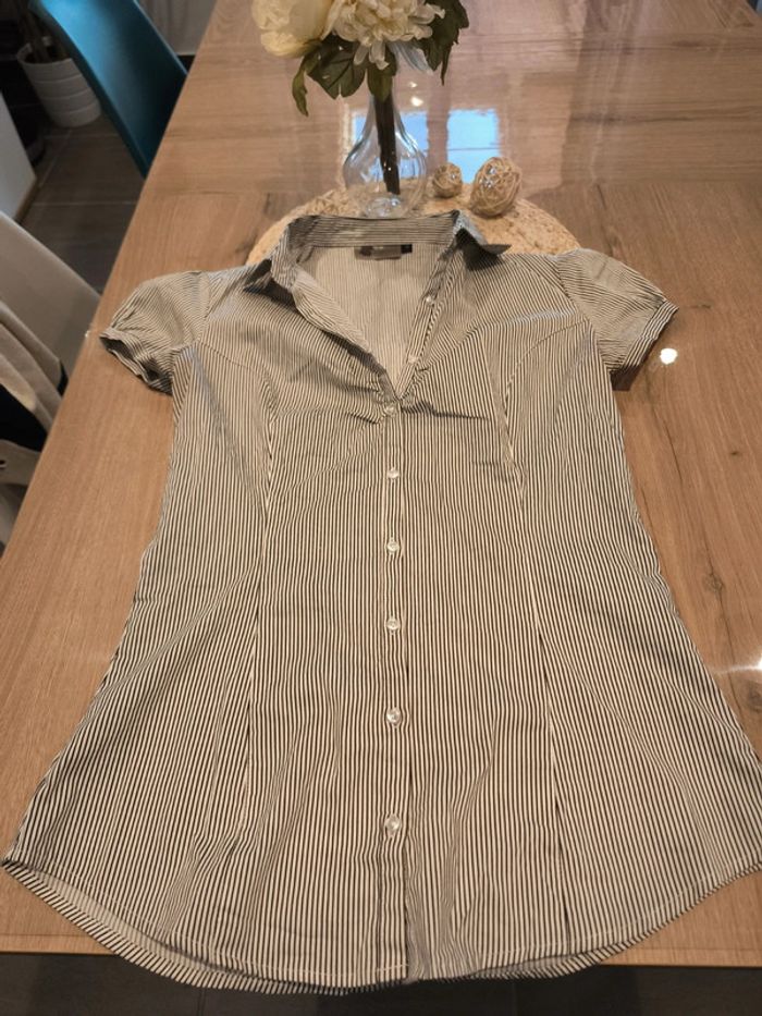 Chemise manches courtes rayée taille M KIABI noir et blanc