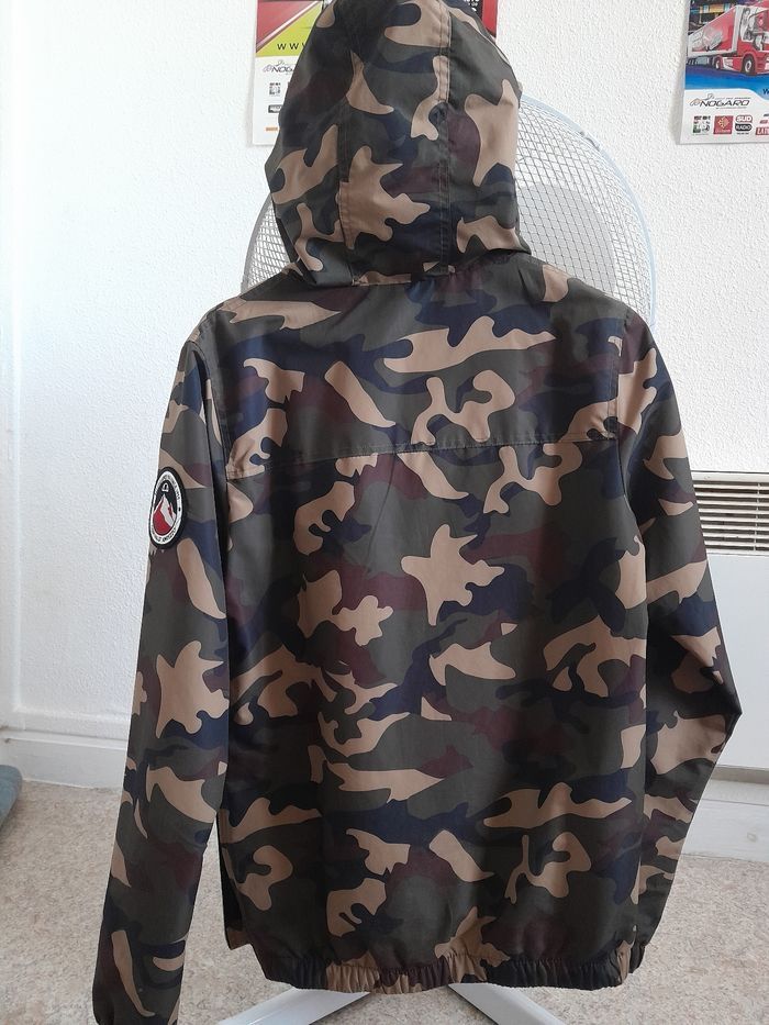 Coupe Vent treillis ELLESSE .Taille S - photo numéro 2