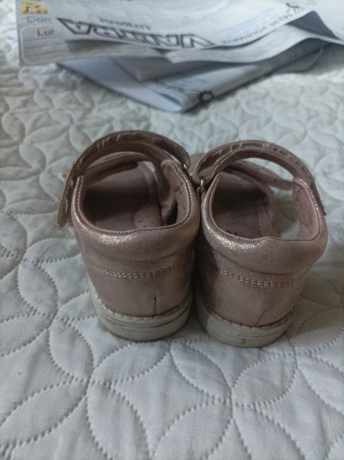 Sandales 25 - photo numéro 2