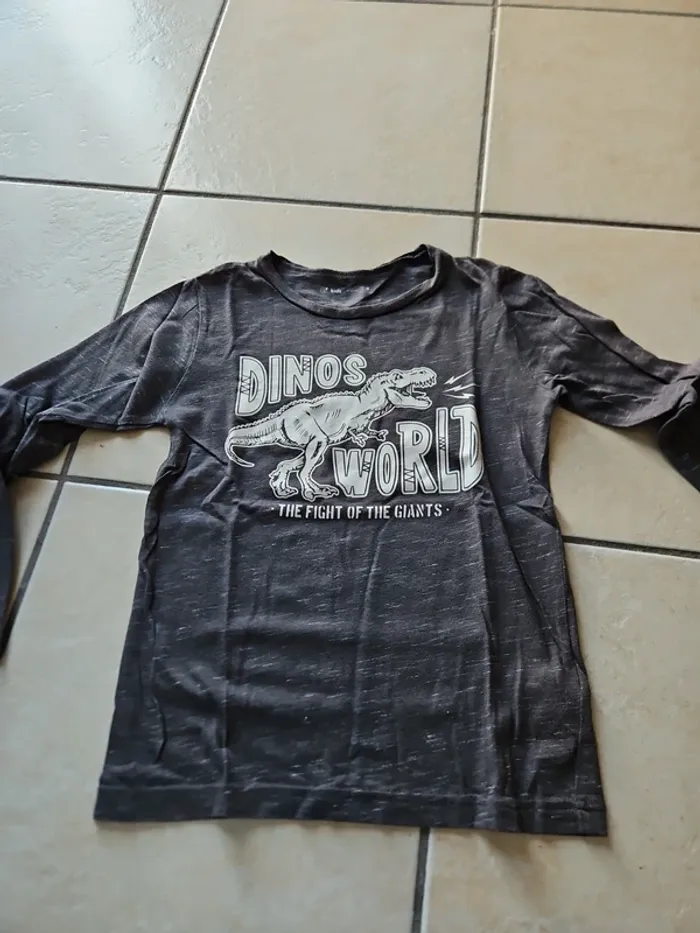 Lot de 8 tee shirts manches longues 8 ans - photo numéro 9
