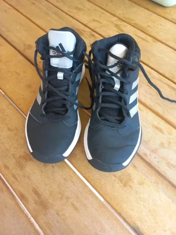 Basket adidas