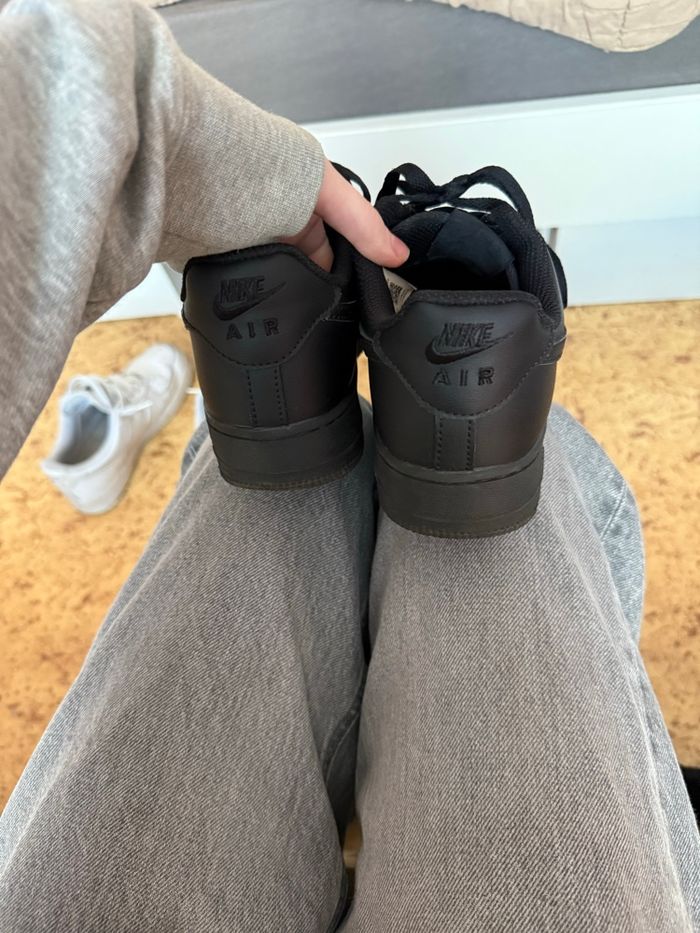 nike noir - photo numéro 4