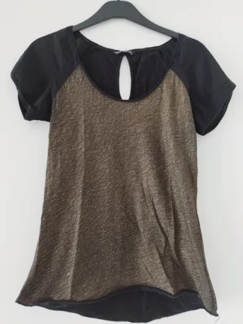 Tee shirt