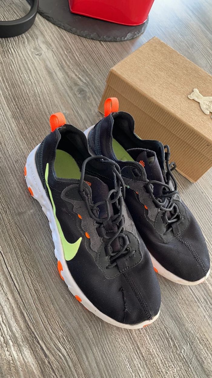 Basket Nike react élément noir orange T.38