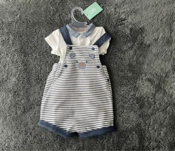 Ensemble salopette et body à col.