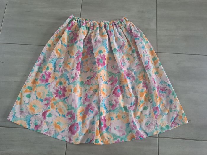 Jupe vintage à fleurs multicolore