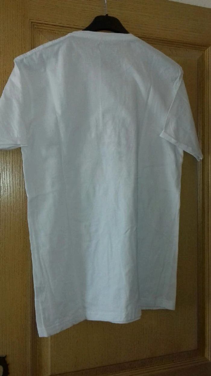 Tee shirt homme NEUF jamais porté avec poche estival tropical devant taille L - photo numéro 2