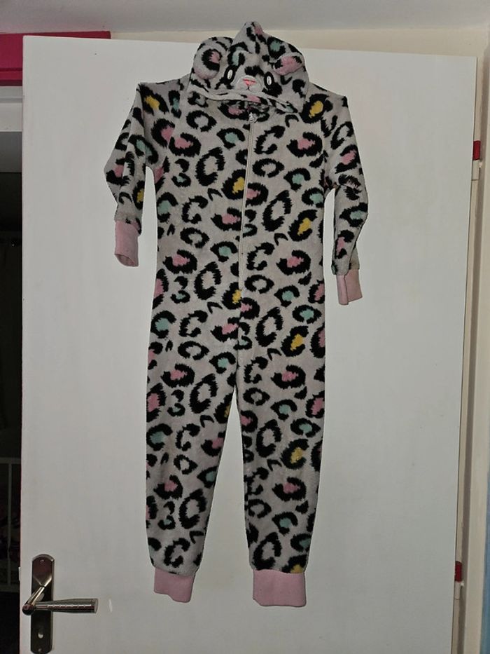 Pyjama/combinaison fille 5/6 ans