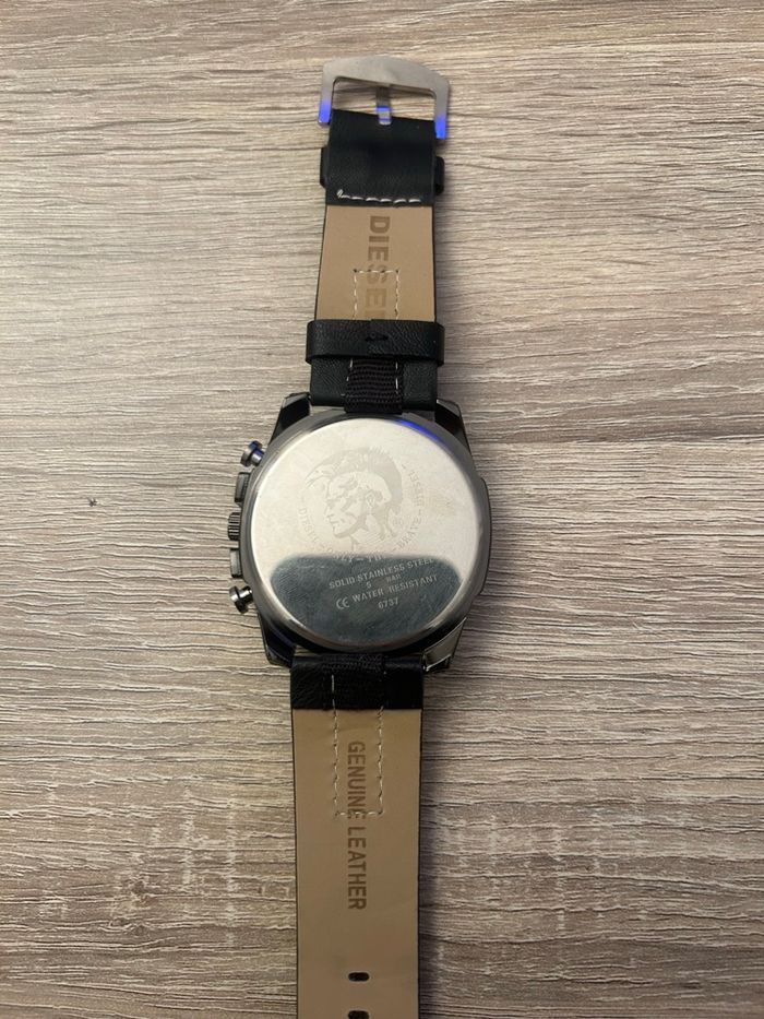 Montre Diesel neuve jamais portée - photo numéro 3
