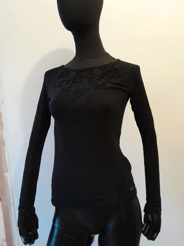 Top manches longues noir broderie transparence Superdry taille xs - photo numéro 3