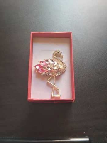 Broche vintage femme flamant rose