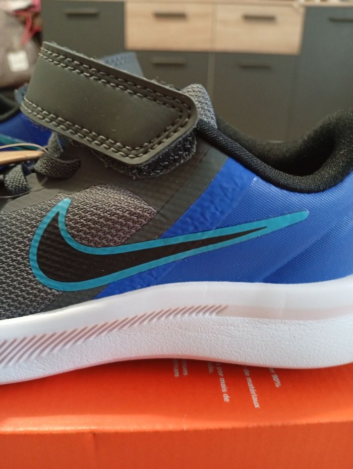 Baskets Nike neuves t.29,5 - photo numéro 2