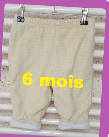 Pantalon en velours  doux  vert clair  Taille  6  mois