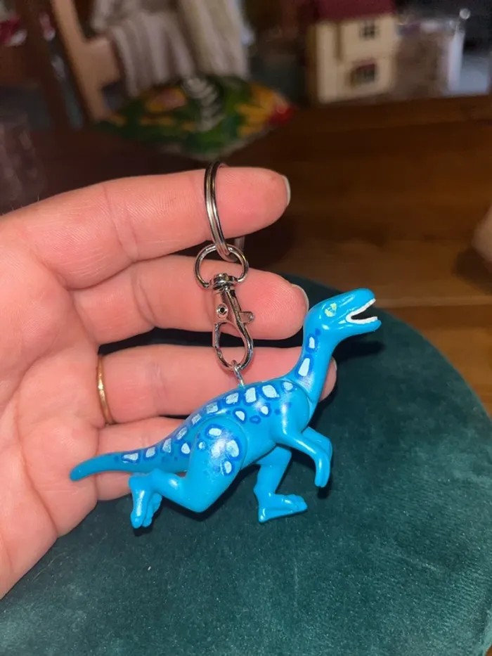Porte clé playmobil dinosaure bleu - photo numéro 3