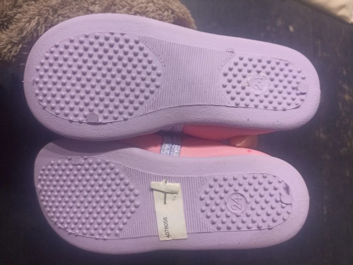 Chaussons Disney princesse taille 24 - photo numéro 3