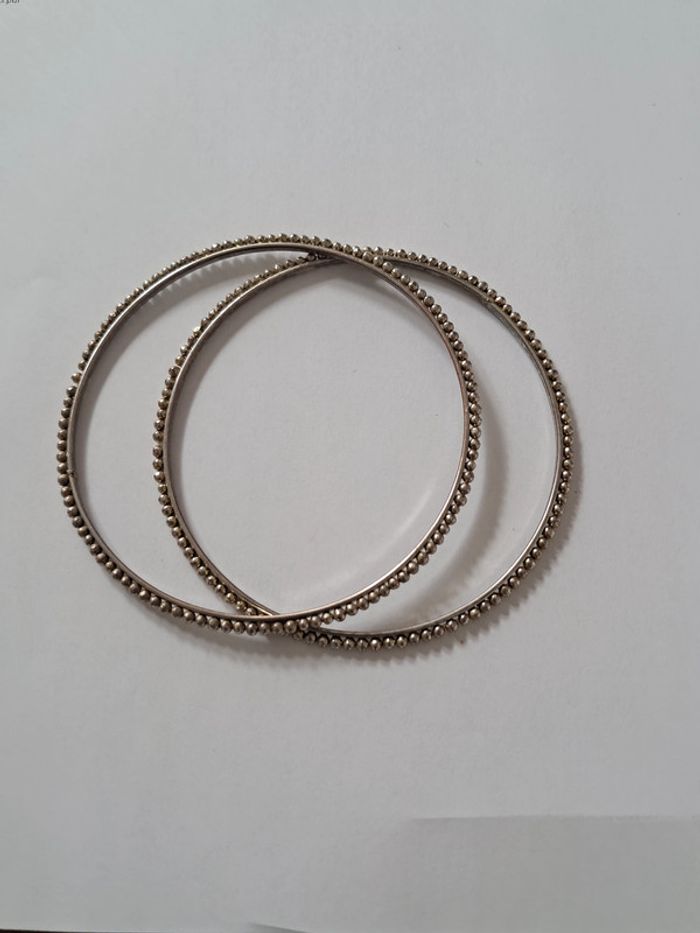 Deux bracelets jonc fantaisie