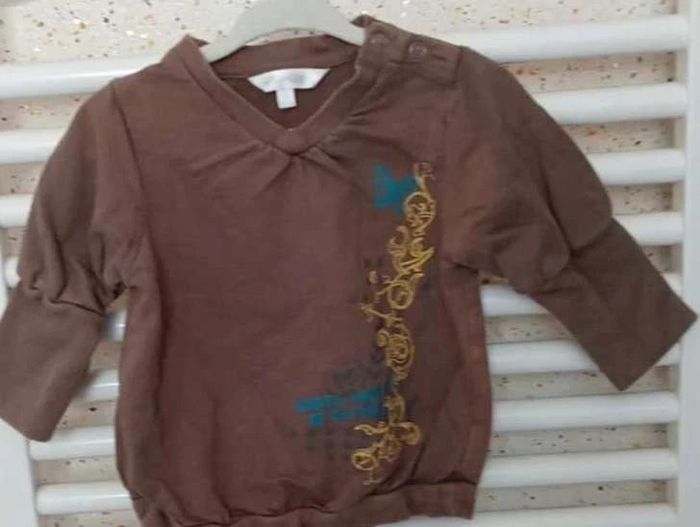 Sweat  marron  motif  jaune  bleu  Kid Kanaï  Taille 18 mois - photo numéro 2