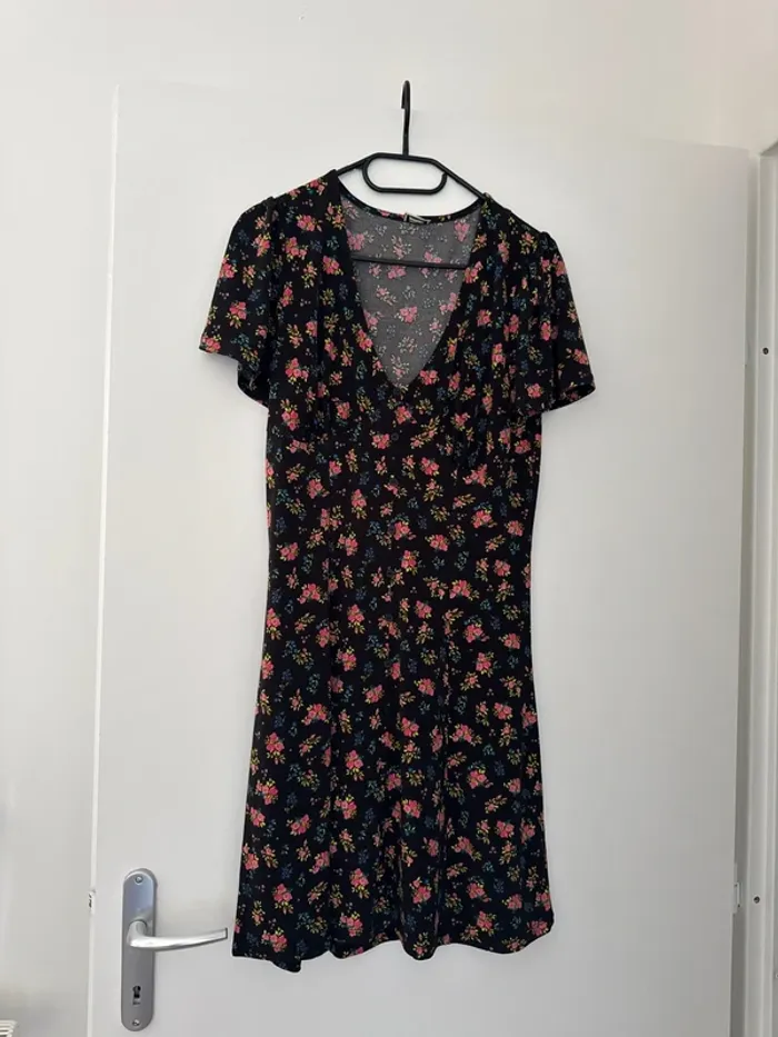 Robe noire fleurie Pimkie
