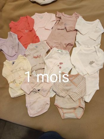Bodies bébé fille 1 mois