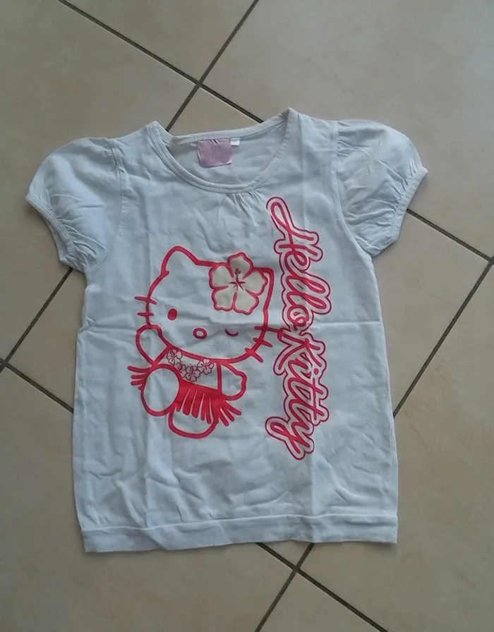 Tee-shirt Hello Kitty 7-8 ans