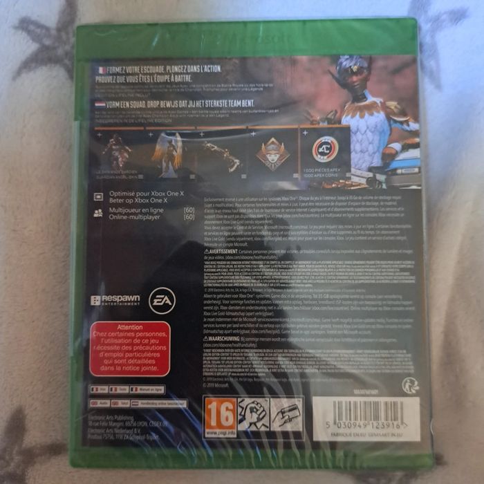 Apex Legends – Xbox One – jeu NEUF sous blister – Battle Royale - photo numéro 2
