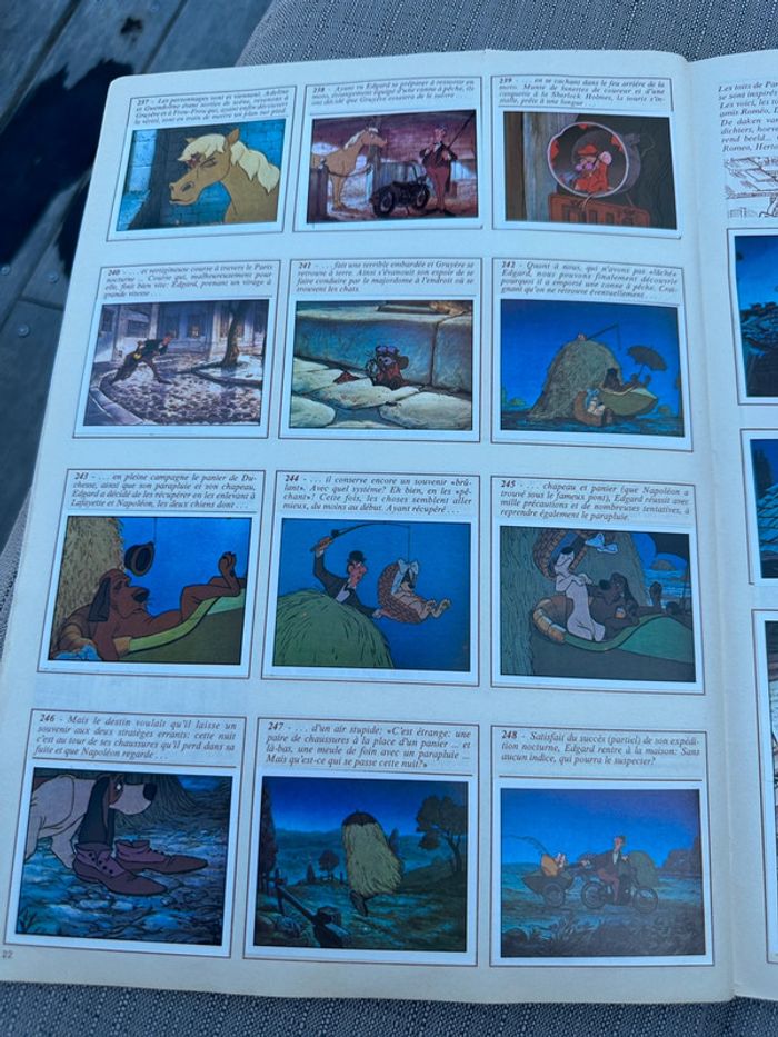 Album vignettes Panini grand format complet ancien Walt Disney Les Aristochats chats autocollants - photo numéro 14
