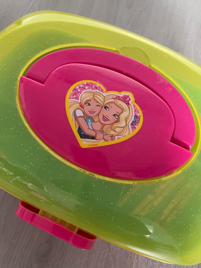 Boîte à dessin Barbie - photo numéro 3