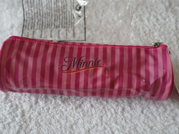 Trousse Minnie neuve encore sous plastique - photo numéro 3
