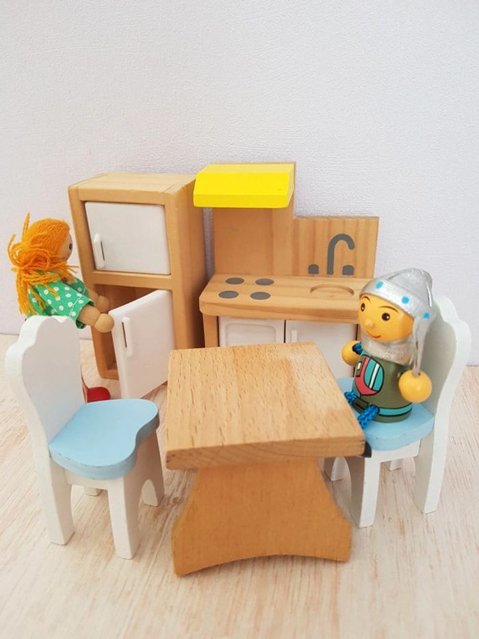 Chambre d'enfant avec lit toboggan et mobilier en bois maison de poupée - photo numéro 11