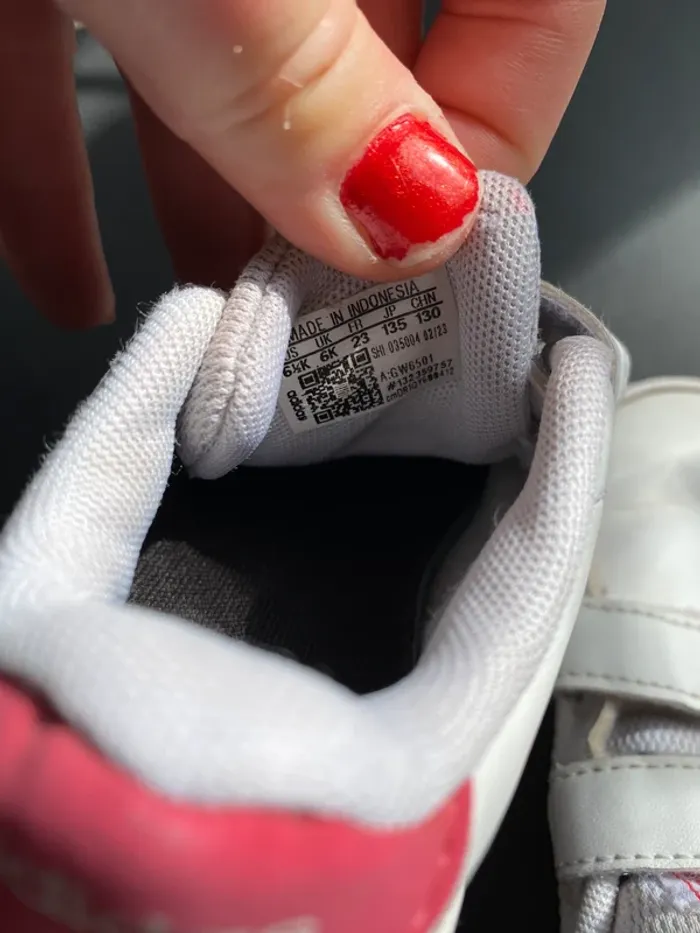 Baskets roses Adidas taille 23 - photo numéro 5