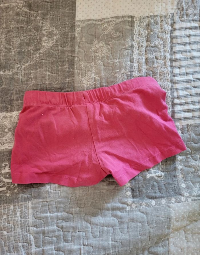 Short rose taille 2 ans - photo numéro 3