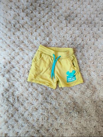 Short jaune Disney